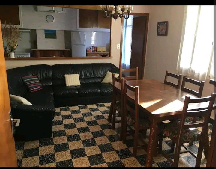 Grand Appartement 6 Pers,Lumineux,Avec Terrasse Sud De France Tuchan ภายนอก รูปภาพ